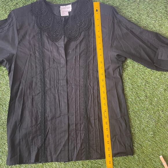 Vintage 80s Black Crochet Collar Pleated Button Up Blouse Size 8 - Picture 6 of 8